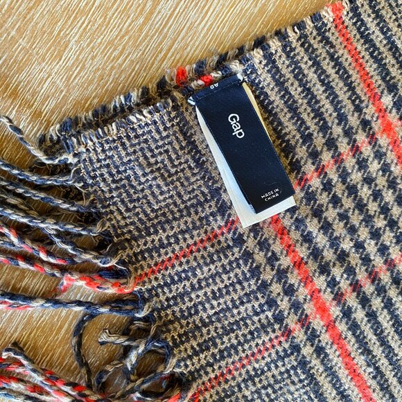 Gap Plaid Scarf Wrap - Picture 3 of 4